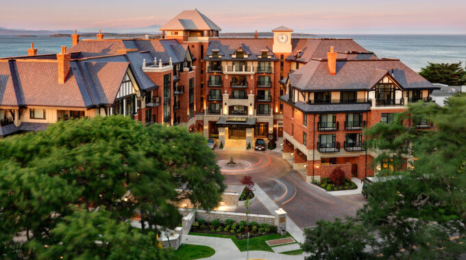 Oak Bay Beach Hotel Recognized with Condé Nast Traveler’s 2025 Reader’s Choice Awards, #1 Hotel in Western Canada