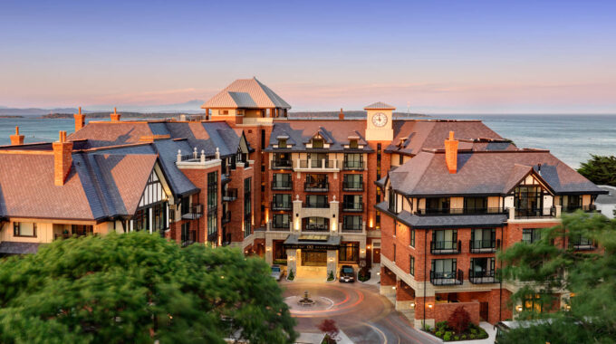 Oak Bay Beach Hotel Recognized with Condé Nast Traveler’s 2025 Reader’s Choice Awards, #1 Hotel in Western Canada