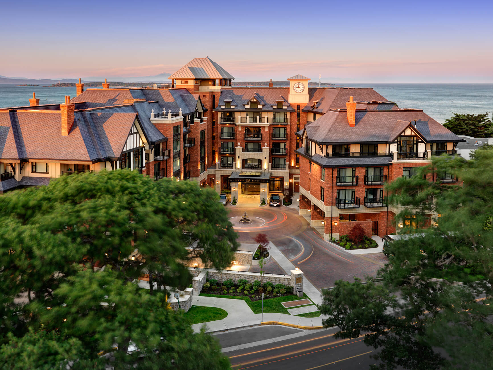 Oak Bay Beach Hotel Recognized with Condé Nast Traveler’s 2025 Reader’s Choice Awards, #1 Hotel in Western Canada